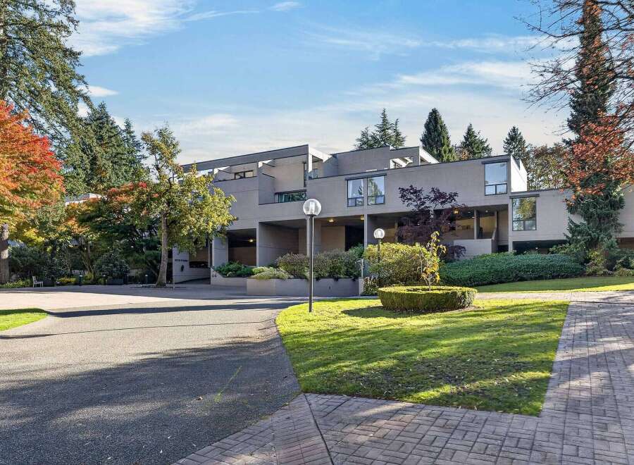 Discover modern living in this striking architectural residence, featuring clean lines and expansive windows that invite natural light.