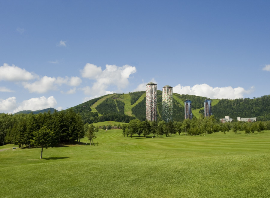 Discover a stunning property nestled amidst lush greenery and breathtaking mountain views.