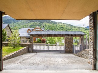 This stunning property boasts a private gated entrance, leading to a charming cobblestone driveway.