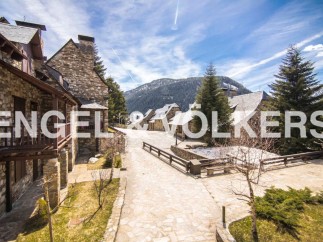 Discover this stunning mountain retreat nestled in a picturesque village setting.