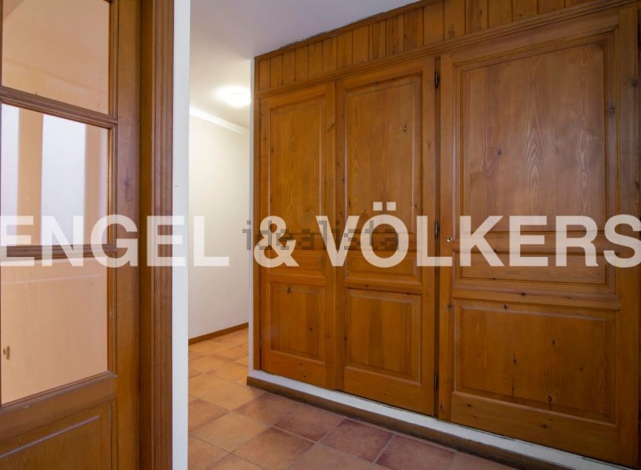 This stunning property boasts beautiful wooden built-in wardrobes, perfect for ample storage.