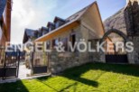 Charming stone house in the mountains with stunning views.