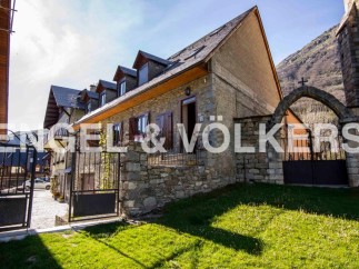 Charming stone house in the mountains with stunning views.