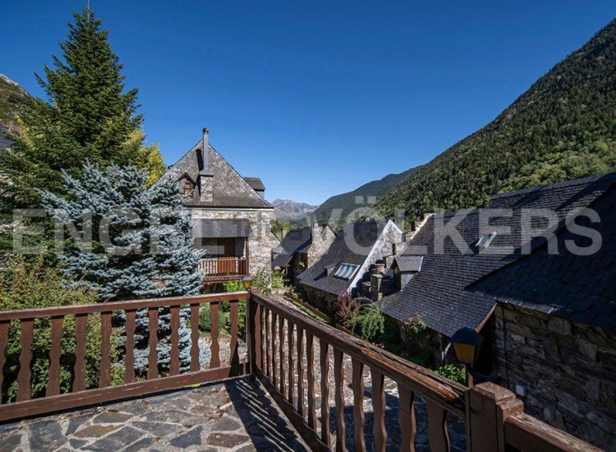 Nestled in a picturesque mountain village, this charming property offers breathtaking views and a tranquil atmosphere.