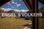 Mountain view chalet with stunning scenery.