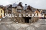 Mountain retreat with stunning views and spacious living.