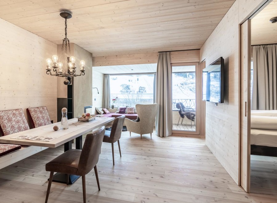 Experience the epitome of rustic elegance in this stunning property.