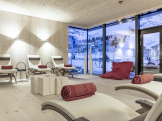 Relax and unwind in this luxurious spa retreat.