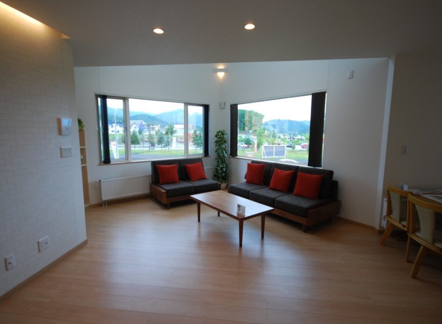 This stunning property boasts a bright and airy living space, perfect for relaxation and entertaining.