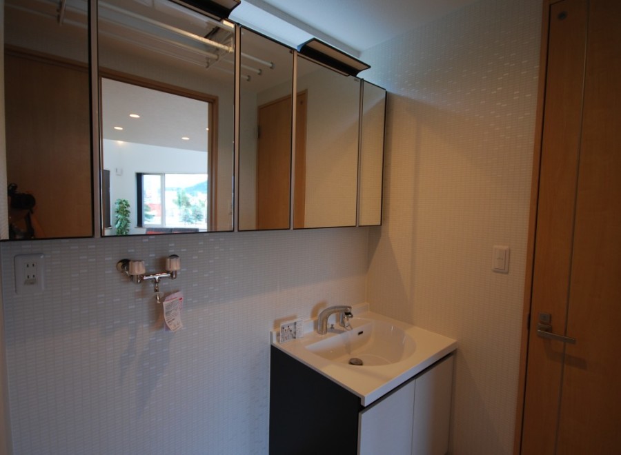Discover a modern bathroom with sleek design.