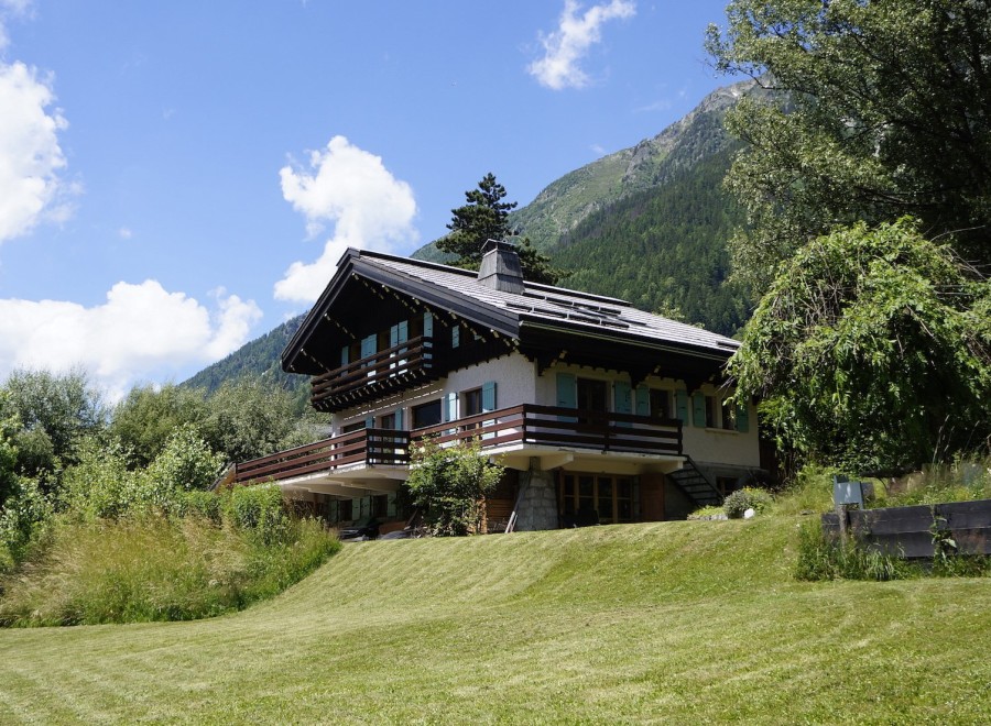 Three-bedroom Chamonix chalet overlooking Mont Blanc. 