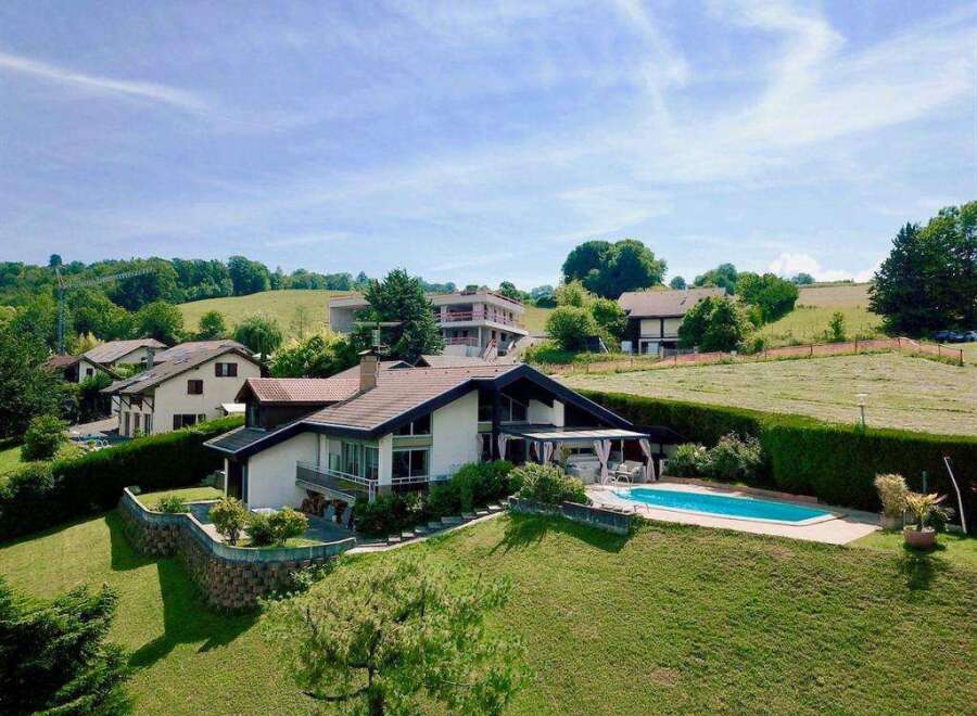 Stunning villa with private pool and breathtaking views.