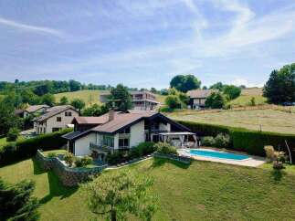 Stunning villa with private pool and breathtaking views.