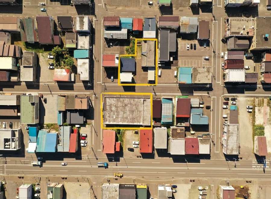 Discover a prime commercial property in a bustling urban setting.