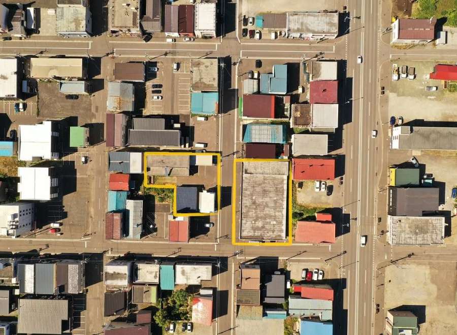 Discover a prime real estate opportunity in a bustling commercial area.