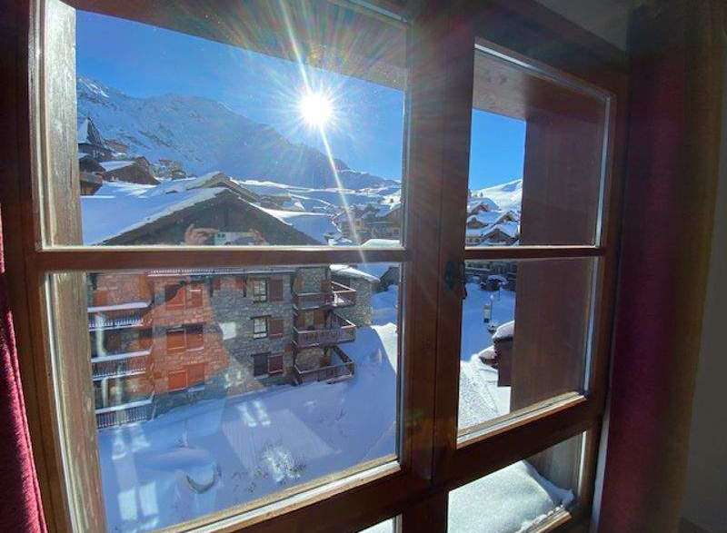 Enjoy breathtaking mountain views from this cozy property.