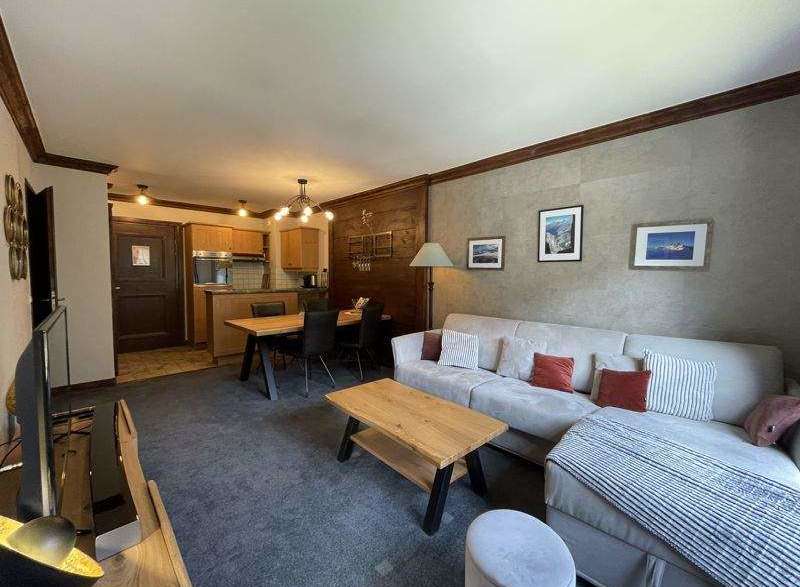 Discover the charm of this cozy living space, perfect for relaxation and entertainment.