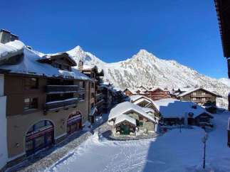 Experience the ultimate winter getaway in this stunning ski resort.