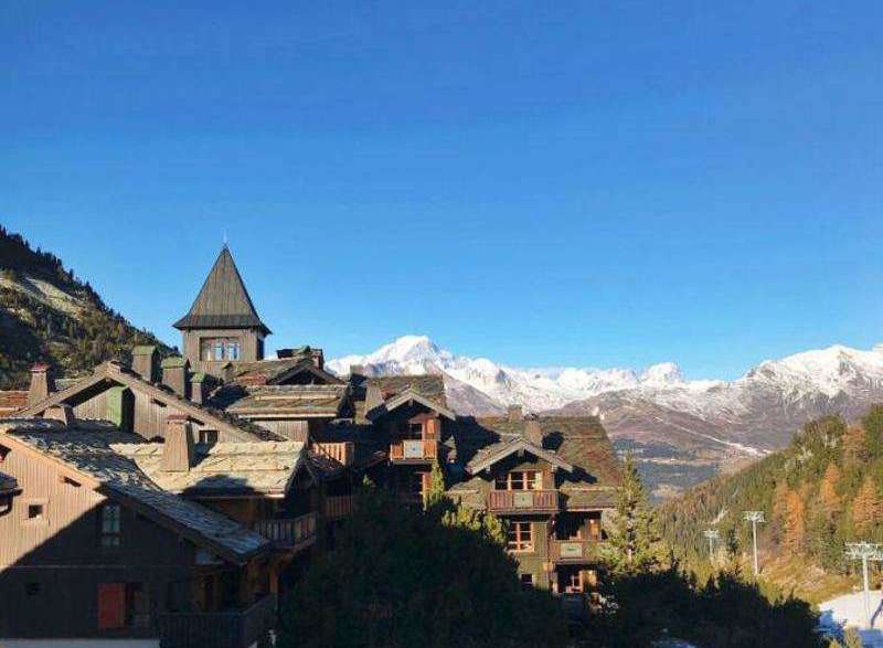 Discover the charm of this stunning mountain property, nestled in a picturesque village.