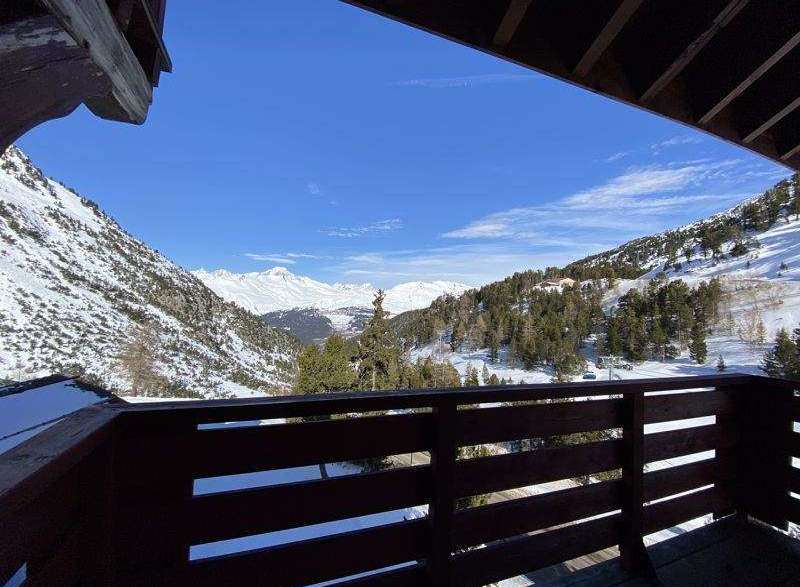 Enjoy breathtaking mountain views from this stunning property.