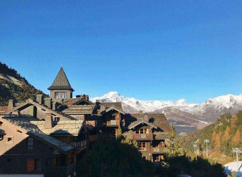 Discover the charm of this stunning mountain property, nestled in a picturesque village.