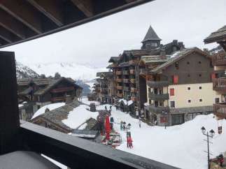 Experience the charm of a ski-in/ski-out property nestled in a picturesque mountain village.