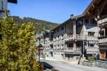 Discover this stunning chalet in the heart of the French Alps, boasting breathtaking mountain views and luxurious amenities.