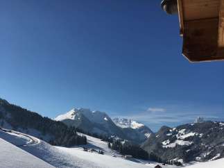 Enjoy breathtaking mountain views from this stunning property.