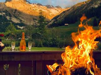 Enjoy breathtaking mountain views from this stunning property.