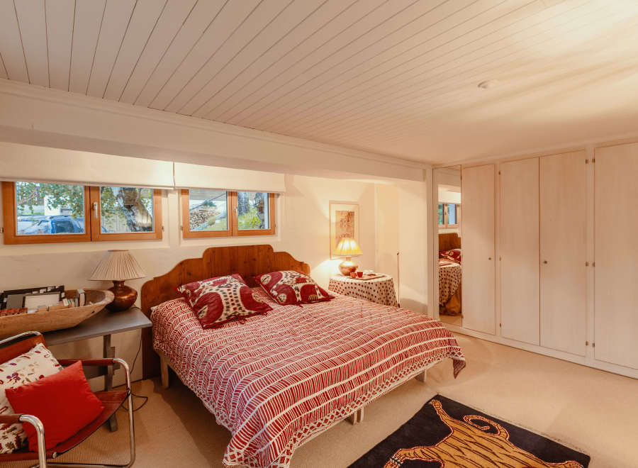 Cozy bedroom with a unique design.