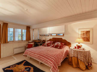 Cozy bedroom with a unique design.