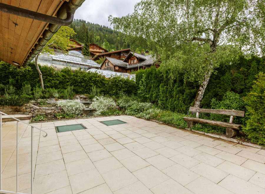 Discover a charming outdoor space perfect for relaxation and entertainment.