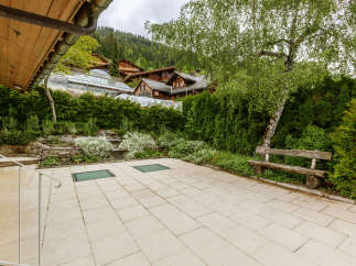 Discover a charming outdoor space perfect for relaxation and entertainment.