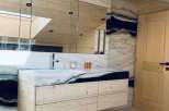 Discover the epitome of luxury in this stunning bathroom.