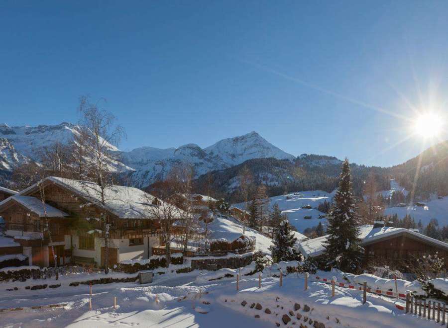 Experience the ultimate winter getaway in this stunning chalet nestled in the heart of the mountains.