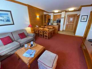 Cozy up in this charming apartment, perfect for a relaxing getaway.