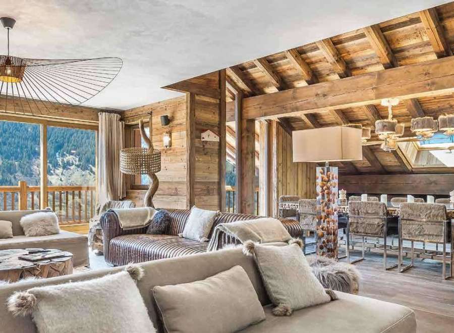 Experience luxury living in this stunning chalet, boasting breathtaking mountain views.
