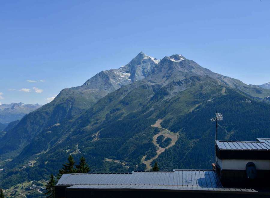 Enjoy breathtaking mountain views from this stunning property.