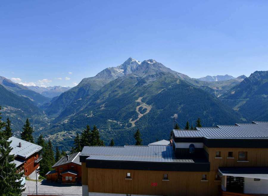 Enjoy breathtaking mountain views from this stunning property.