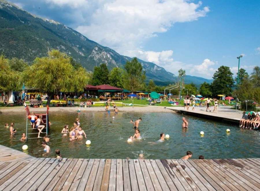 Enjoy a refreshing day at this beautiful lake surrounded by stunning mountain views.