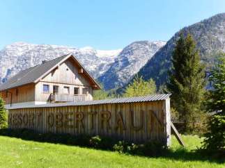 Discover the charm of Resort Obertraun, nestled amidst stunning mountain scenery.