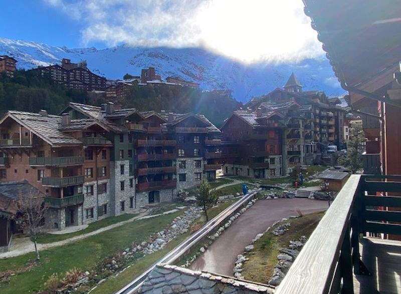 Experience the charm of mountain living in this stunning property.