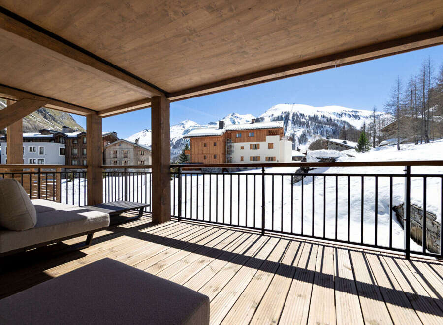 Experience the ultimate in luxury living with this stunning property.