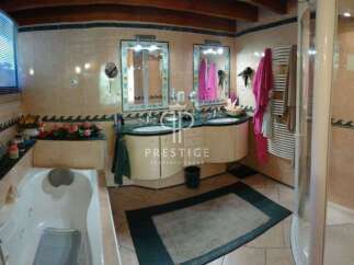 Step into luxury with this stunning bathroom.