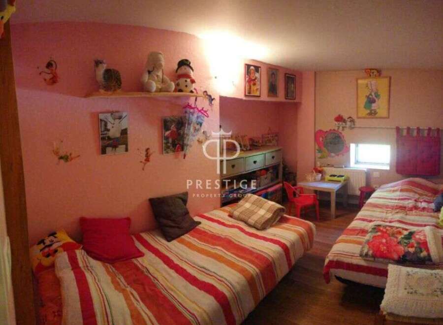Charming children's bedroom with a playful and inviting atmosphere.