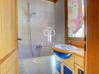 Discover a charming bathroom with a unique design.