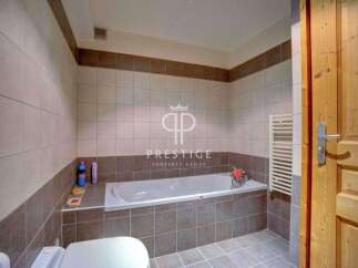 Discover a serene bathroom retreat.