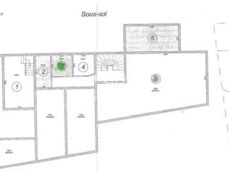 Explore this charming property's floor plan, featuring a "Sous-sol" level with various rooms.