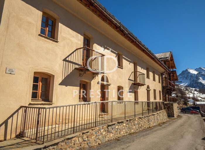 Discover the charm of this stunning property, featuring a classic architectural design and a prime location.