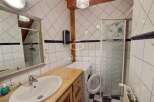 Discover a charming bathroom with a unique design.